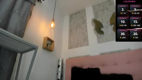 ZHAMIRA  ANDRES online show from March 20, 2026, 8:35 pm