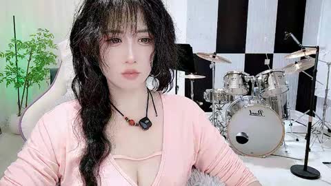 zhen online show from October 12, 2025, 7:13 pm