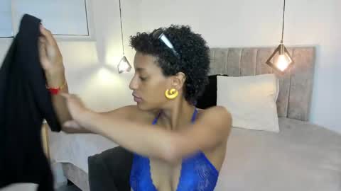 Snapshot of zia_green chatting on June 3, 2026, 12:19 pm Zia Green online show from June 3, 2026, 12:19 pm
