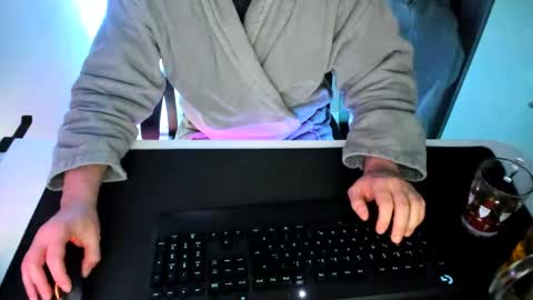 ziemlichflutschig online show from January 12, 2025, 8:14 pm