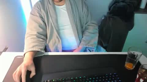 ziemlichflutschig online show from January 22, 2025, 2:48 am