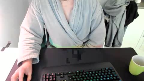 ziemlichflutschig online show from February 3, 2025, 8:24 am