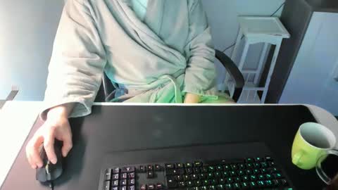 ziemlichflutschig online show from February 24, 2025, 4:27 am