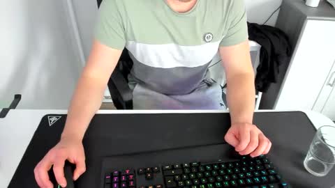 ziemlichflutschig online show from March 12, 2025, 1:40 pm