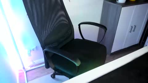 ziemlichflutschig online show from November 3, 2025, 5:31 am