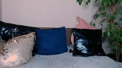 zinacorleone online show from February 19, 2025, 8:41 pm