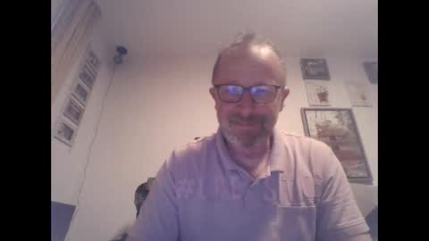 Snapshot of zippi55 chatting on September 20, 2025, 8:32 pm Zippi online show from September 20, 2025, 8:32 pm
