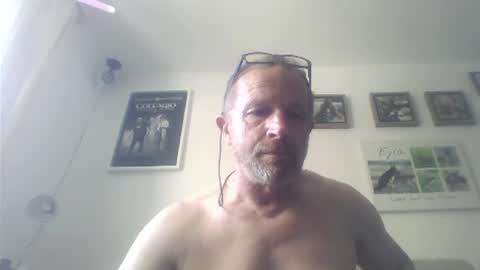 Snapshot of zippi55 chatting on July 15, 2026, 3:28 pm Zippi online show from July 15, 2026, 3:28 pm