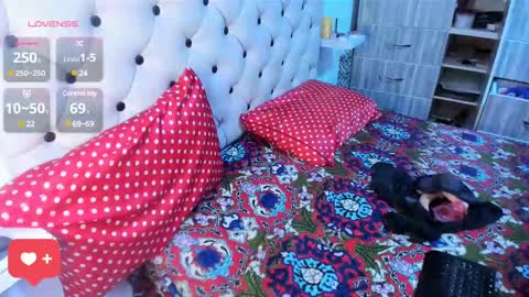 Snapshot of zisary chatting on February 28, 2025, 11:36 am Zisary online show from February 28, 2025, 11:36 am