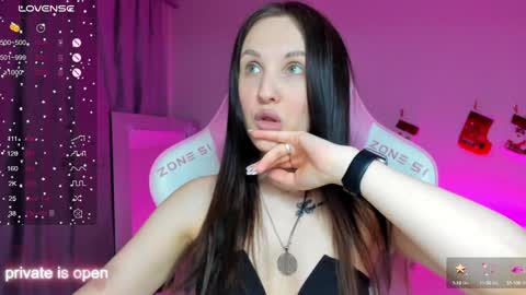 Zlata  Mon Tue Thu Fri Sun Sa GMT 3 0000pm - 0600pm  online show from December 22, 2024, 3:00 pm
