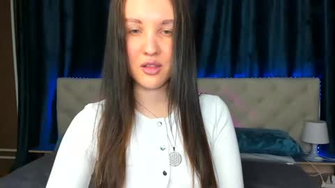 Zlata  Mon Tue Thu Fri Sun Sa GMT 3 0000pm - 0600pm  online show from January 23, 2025, 2:50 pm