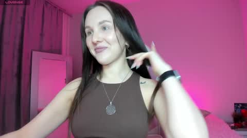Zlata  Mon Tue Thu Fri Sun Sa GMT 3 0000pm - 0600pm  online show from January 26, 2025, 3:03 pm