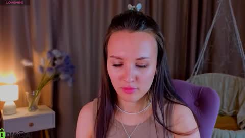 Zlata  Mon Tue Thu Fri Sun Sa GMT 3 0000pm - 0600pm  online show from September 18, 2025, 3:36 pm