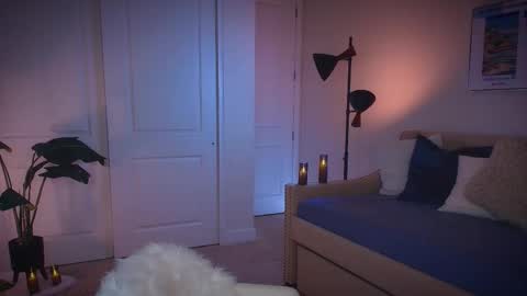 Snapshot of zlicious chatting on October 6, 2025, 10:18 pm Zara Join next live at 5PM EST online show from October 6, 2025, 10:18 pm