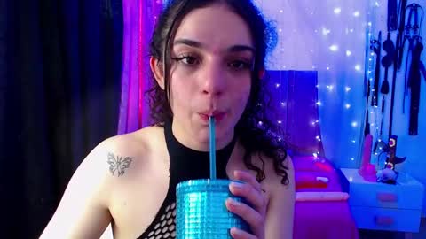 zoe_0111 online show from December 9, 2024, 8:54 pm