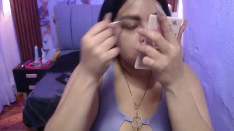 zoe_0111 online show from November 3, 2025, 1:12 pm