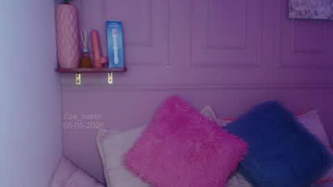 zoe__baker online show from May 5, 2026, 2:36 pm