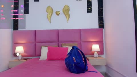 zoe_aitanaa online show from February 24, 2026, 11:30 am