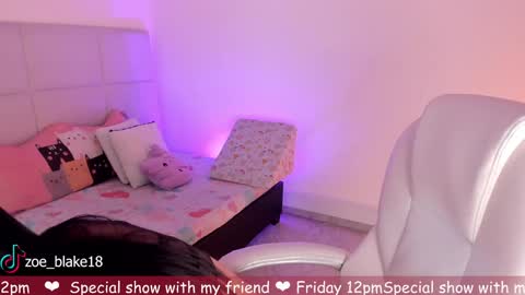 Snapshot of zoe_blake18 chatting on December 19, 2024, 9:28 pm Zoe online show from December 19, 2024, 9:28 pm