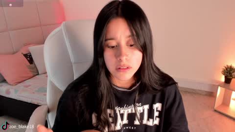 Snapshot of zoe_blake18 chatting on January 31, 2025, 3:20 am Zoe online show from January 31, 2025, 3:20 am