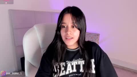 Snapshot of zoe_blake18 chatting on February 26, 2025, 10:20 pm Zoe online show from February 26, 2025, 10:20 pm