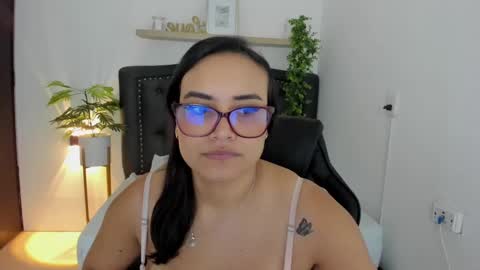 Zoe  online show from January 6, 2025, 12:35 pm