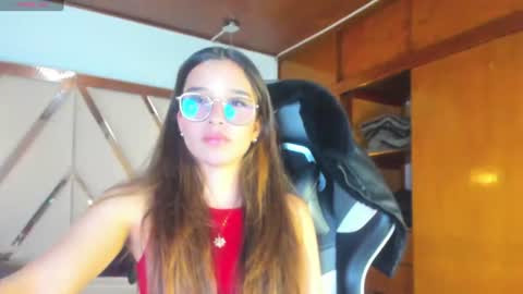 zoe_dear online show from June 10, 2026, 11:24 pm