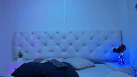 Snapshot of zoe_evaanss_ chatting on August 3, 2026, 6:33 pm zoe_evaanss_ online show from August 3, 2026, 6:33 pm