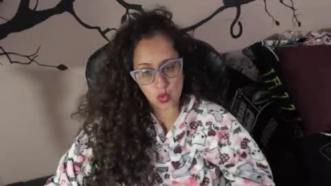 Zoe Koller online show from October 8, 2025, 2:31 am