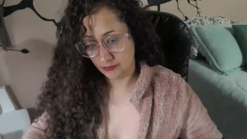 Zoe Koller online show from November 7, 2025, 1:16 am