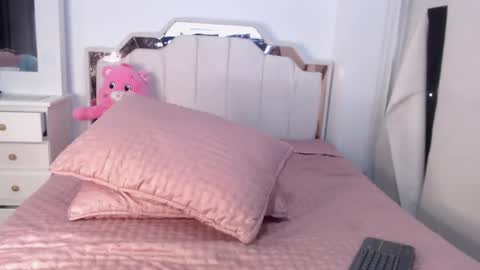 CAMILA online show from September 25, 2025, 12:14 am