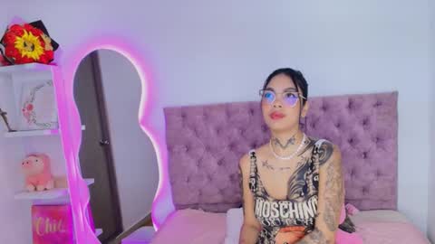 zoe_kravitx_ online show from March 28, 2026, 3:50 am