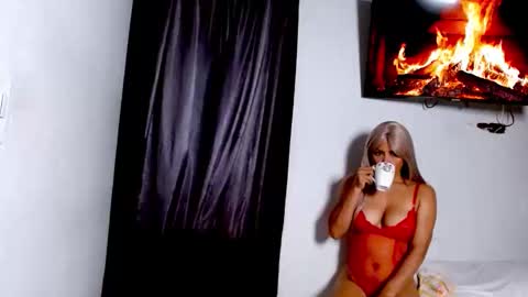 zoe_latin4 online show from April 9, 2026, 9:58 am