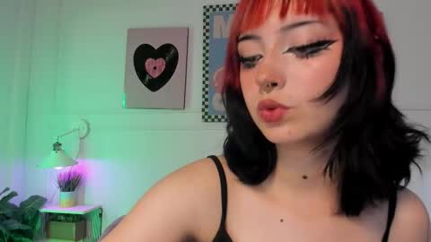 Zoe Lynch online show from March 16, 2026, 11:25 am