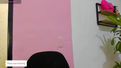 zoe_maddison19 online show from December 2, 2025, 7:09 pm