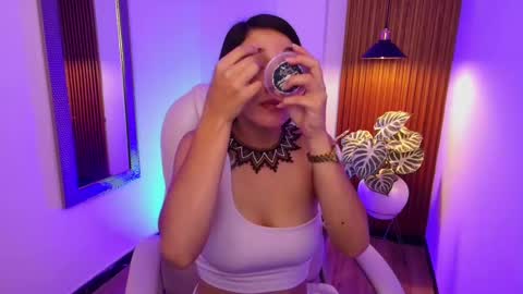 zoe_millerx online show from December 17, 2024, 12:11 pm