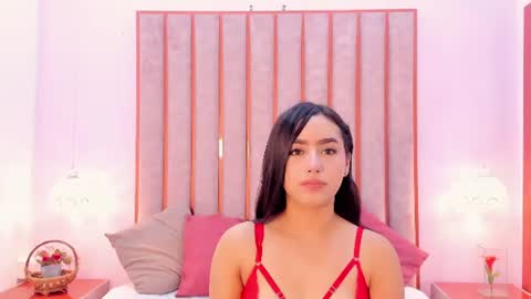 Snapshot of zoe_monrow chatting on July 8, 2026, 12:20 pm Zoe Monrow online show from July 8, 2026, 12:20 pm