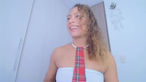 zoe online show from April 17, 2026, 10:35 pm