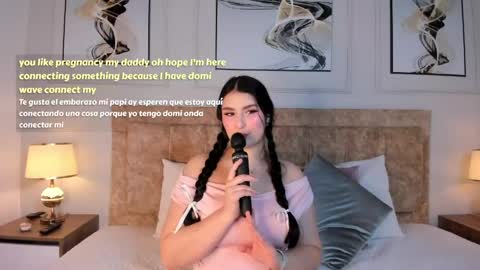 zoe_moon__ online show from April 4, 2026, 2:14 pm