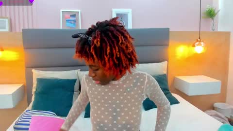 Zoe Novakk  online show from October 1, 2025, 2:45 pm