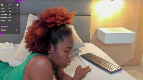 Zoe Novakk  online show from October 21, 2025, 4:19 pm