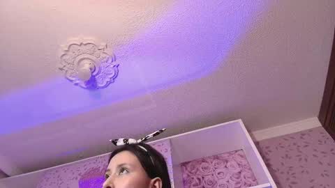 Snapshot of zoe_pettite_ chatting on March 4, 2025, 7:01 pm zoe_pettite_ online show from March 4, 2025, 7:01 pm
