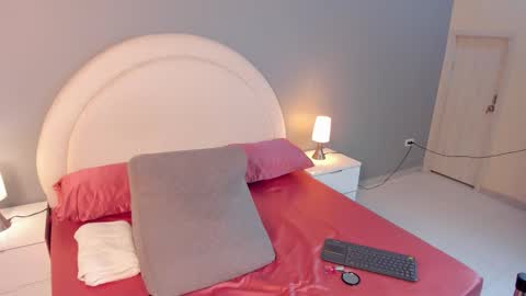 zoe_pinkett online show from March 18, 2026, 3:42 am