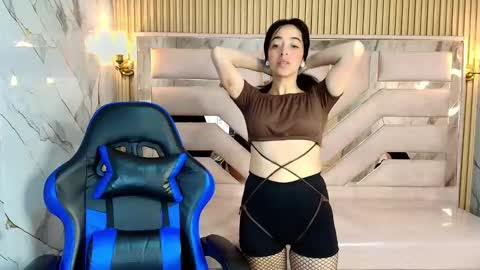 Snapshot of zoe_r_ chatting on September 20, 2025, 3:18 am Zoe online show from September 20, 2025, 3:18 am