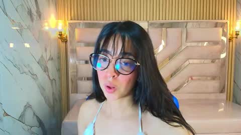 Snapshot of zoe_r_ chatting on October 10, 2025, 3:27 am Zoe online show from October 10, 2025, 3:27 am