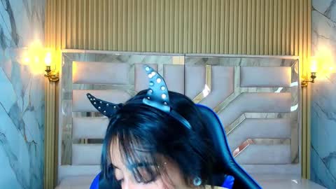 Snapshot of zoe_r_ chatting on October 28, 2025, 3:21 am Zoe online show from October 28, 2025, 3:21 am