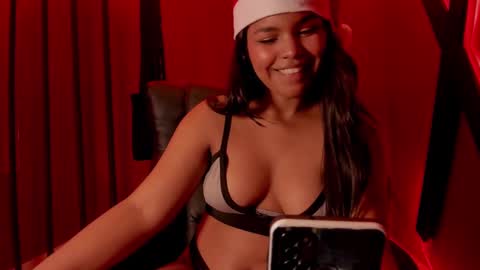 Zoe online show from December 22, 2024, 11:41 pm