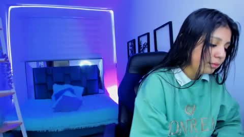 Zoe online show from September 11, 2025, 3:17 am