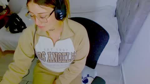 ZOE online show from September 16, 2025, 6:42 pm