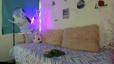 Zoe  online show from October 14, 2025, 3:02 pm